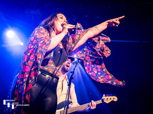 Caitlin Krisko on vocals
