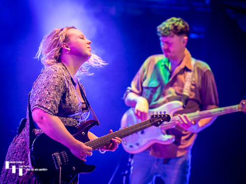 Chantel McGregor on vocals & guitar, Jake Dickens on bass
