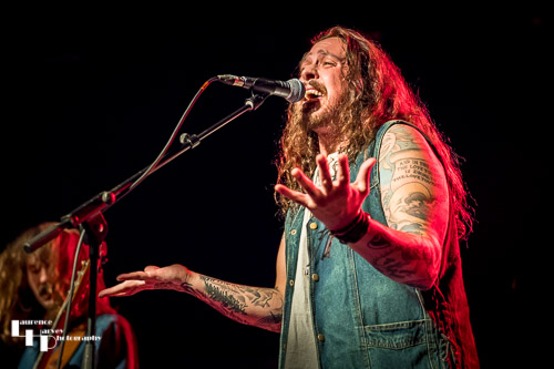 Chris Medhurst on vocals