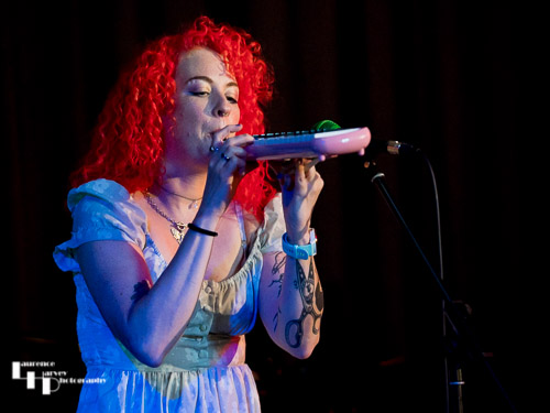 Lou Brett on vocals