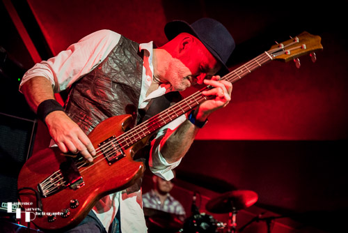 Rob Scholes on bass