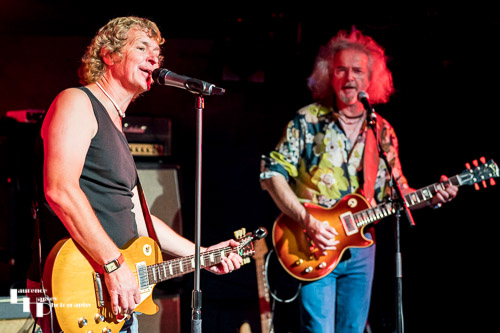 Ian Cook on vocals, Toby Jones on guitar