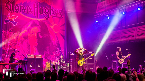 Glenn Hughes & his band on stage at The Apex