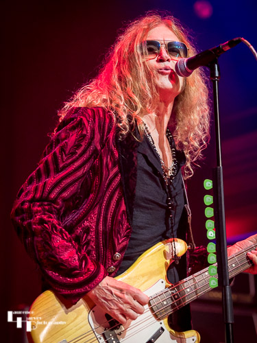 Glenn Hughes on vocals & bass