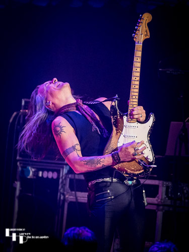 Søren Andersen on guitar