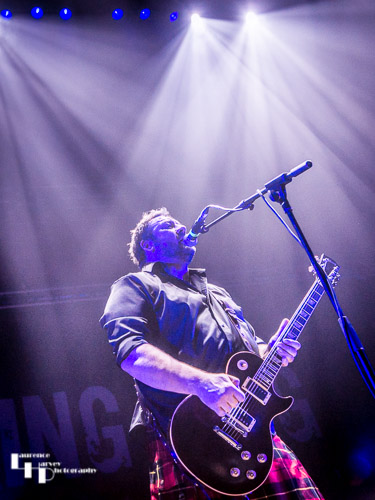 Alan Nimmo on guitar & vocals