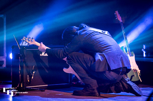 Laurence Jones on guitar & vocals