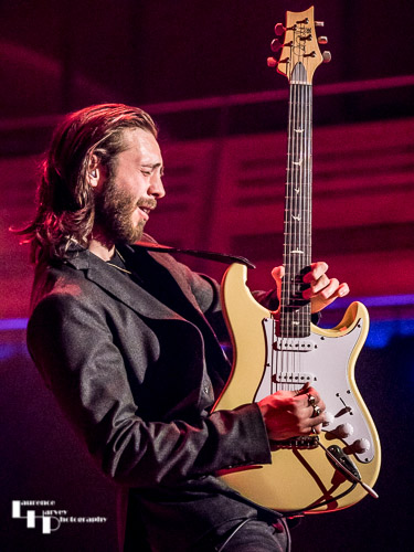 Laurence Jones on guitar & vocals