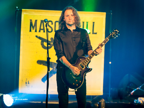 Mason Hill - James Bird on guitar