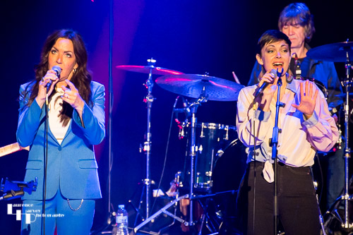 Mim Grey & Jana Varga on vocals