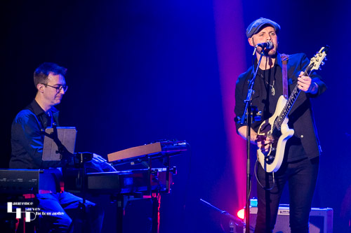 Mike Mayfield on guitar & vocals, Pete Billington on keys