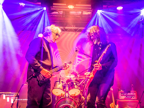 Steve Hillage &  Kavus Torabi on guitars