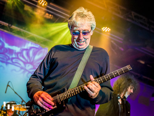 Steve Hillage on guitar