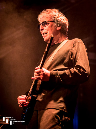 Steve Hillage on guitar