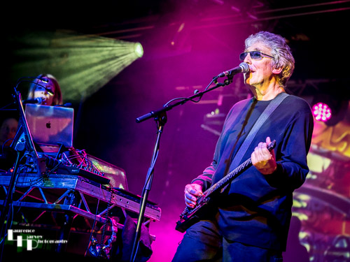 Steve Hillage on guitar & vocals
