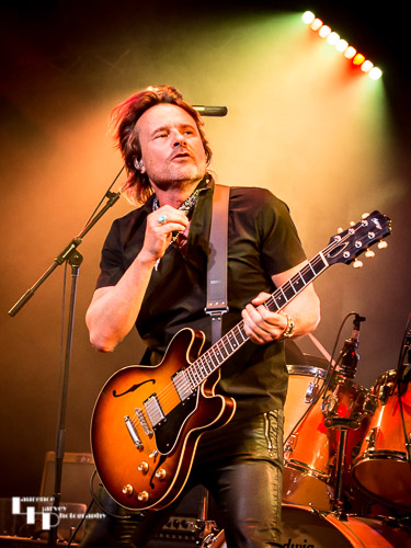 Guest, Vintage Trouble's Nalle Colt on guitar