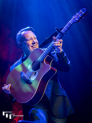 Jim Kirkpatrick on acoustic guitar