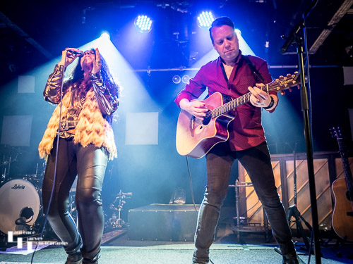 Sari Schorr & Jim Kirkpatrick on stage at The Waterfront