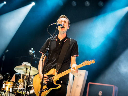 Tom Jackson on guitar