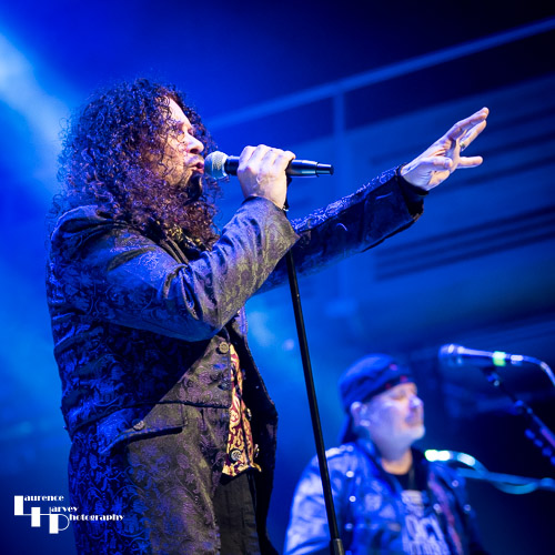 Paul Manzi on vocals