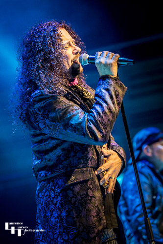 Paul Manzi on vocals