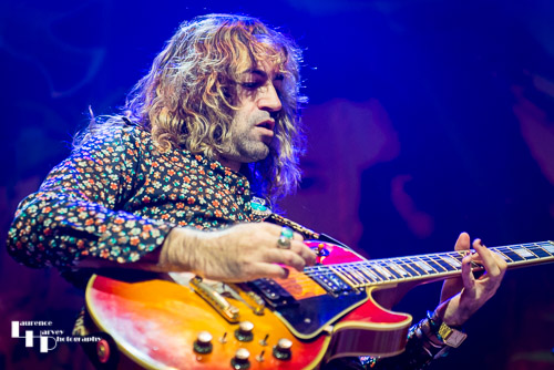 Tom Shemerr on guitar