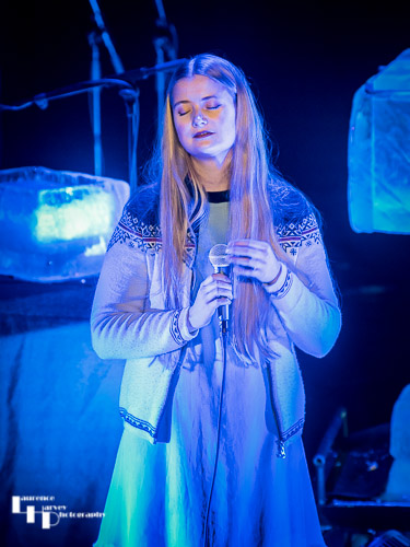 Amalie Holt Kleive on vocals & ice percussion