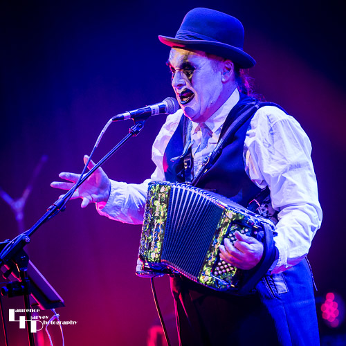 Martyn Jaques on vocals & accordion