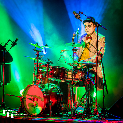 Budi Butenop on drums
