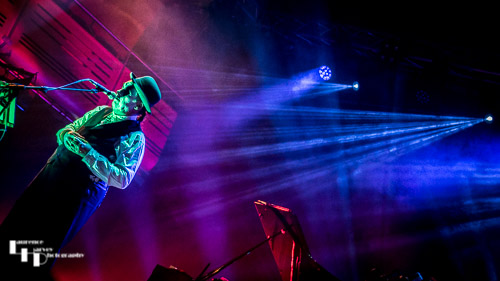 Martyn Jaques on vocals