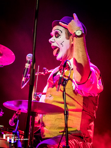 Budi Butenop on drums