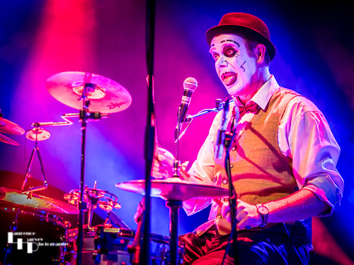 Budi Butenop on drums