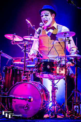 Budi Butenop on drums