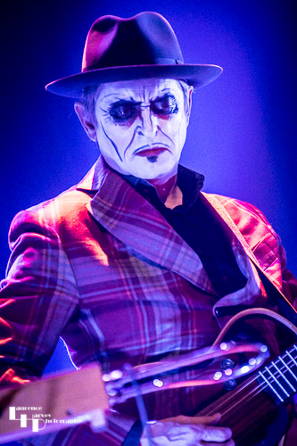 Adrian Stout on guitar & vocals