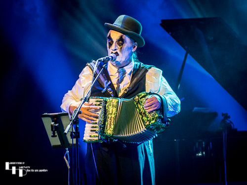 Martyn Jaques on vocals & accordion