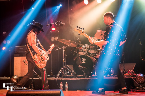 Troy Redfern on slide guitar & vocals, Rich Zbaraski on bass