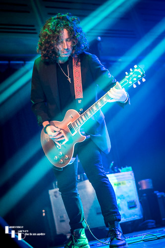 Vambo - Pete Lance on guitar