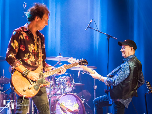 Bob Skeat on bass & Mark Abrahams on guitar