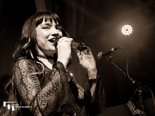 Grace Bond on vocals