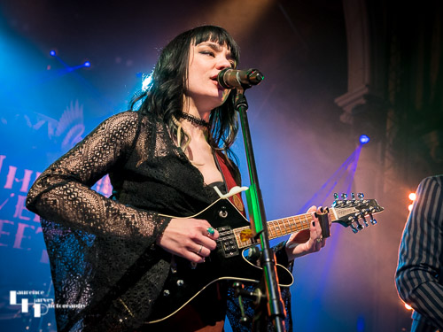Grace Bond on mandolin & vocals