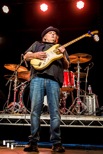 Walter Trout on vocals & guitar