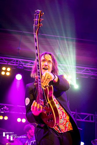 Blue Nation: Neil Murdoch on vocals & guitar