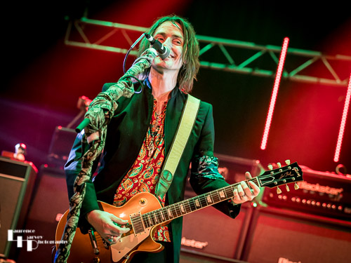 Blue Nation: Neil Murdoch on vocals & guitar