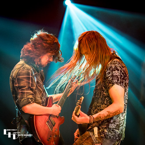 Black Spiders: James 'Roadrunner' Evans & Mark 'Dark Shark' Thomas on guitar