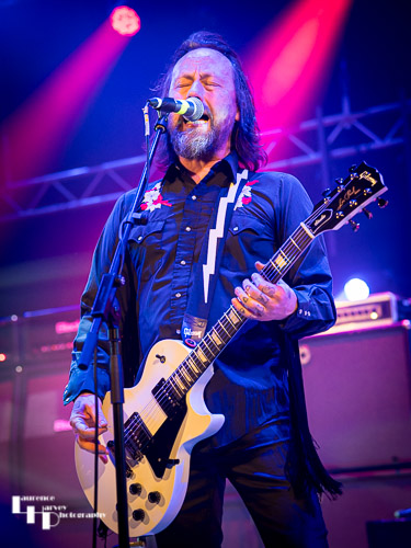 Black Spiders: Pete 'Spider' Spiby on vocals & guitar