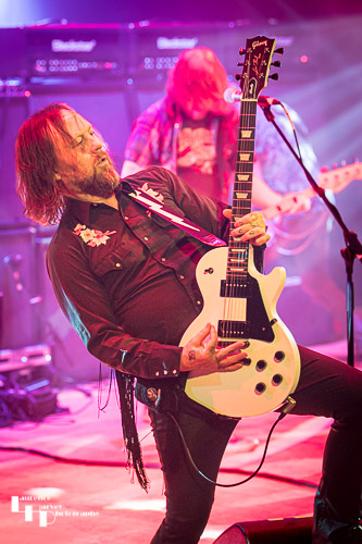 Black Spiders: Pete 'Spider' Spiby on vocals & guitar