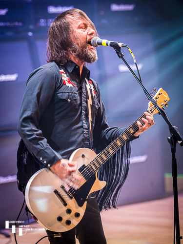 Black Spiders: Pete 'Spider' Spiby on vocals & guitar