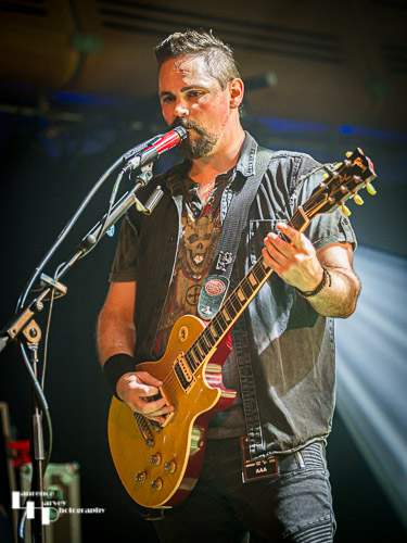 Circus 66: Matt Pearce on guitar