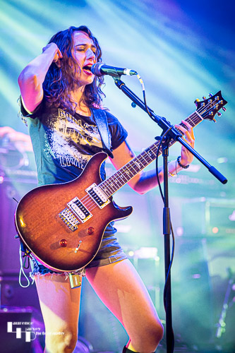 Loz Campbell Band: Loz Campbell on vocals & lead guitar
