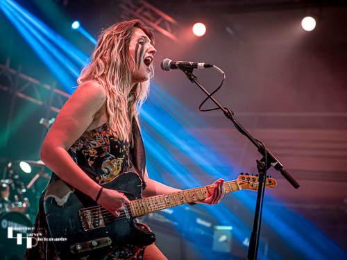 MuddiBrooke: 'Brooke' Harriet McDonnell on vocals & guitar